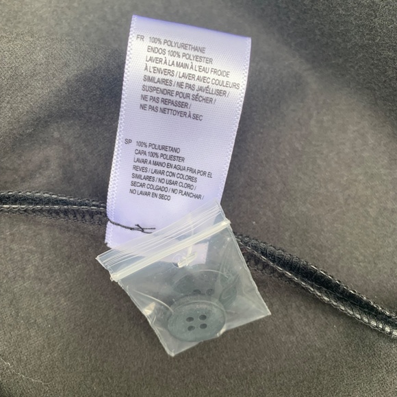 NWT Vegan Leather trench coat Size M - Picture 6 of 6